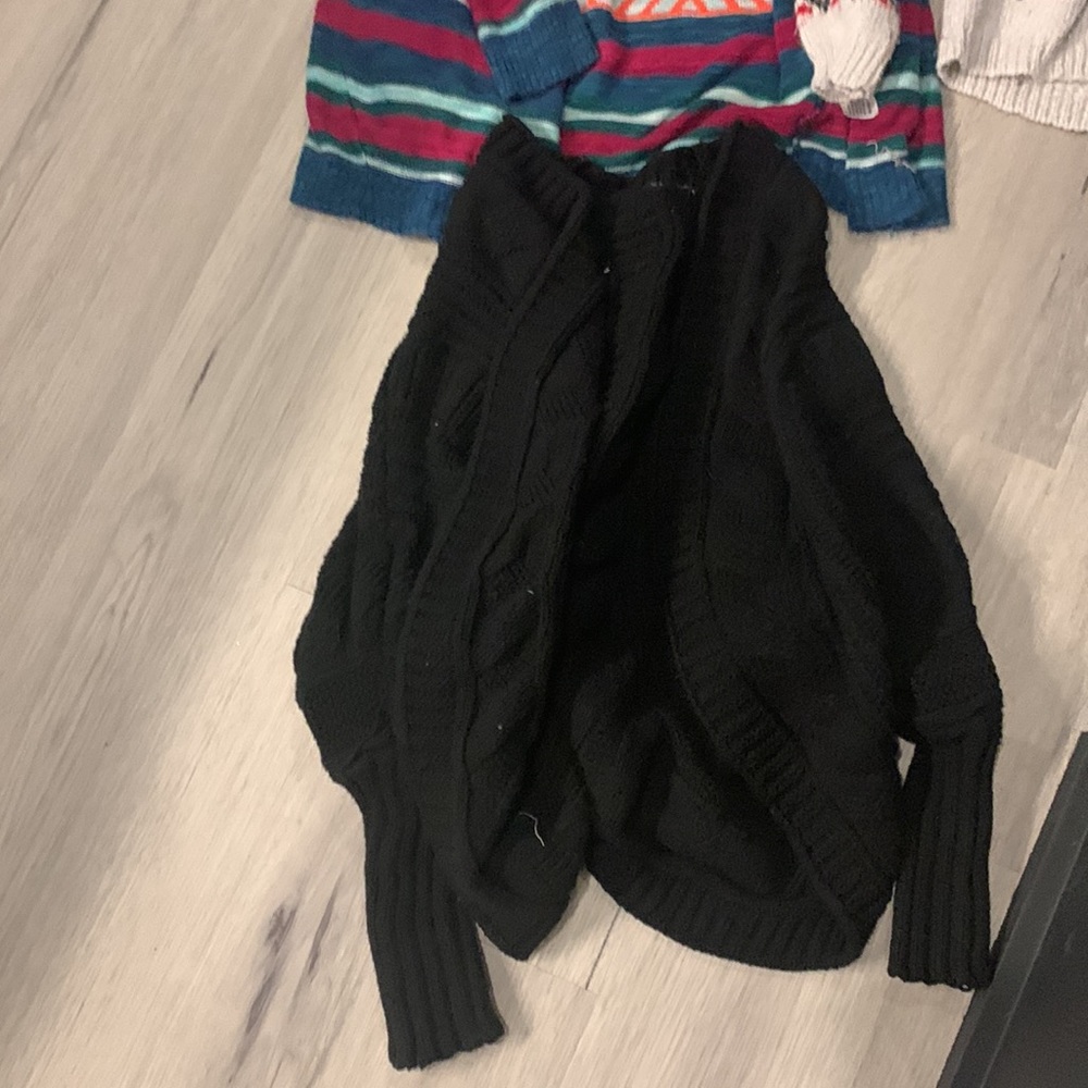 Sweater bundle - Picture 4 of 6